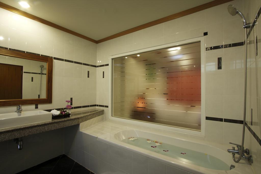 Blue Beach Club & Resort Patong Rom bilde